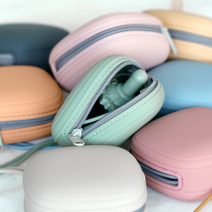 Clean & Cozy Pacifier Case